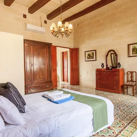 Villayana Gozitan With Pool - Happy Tatil Evi San Lawrenz