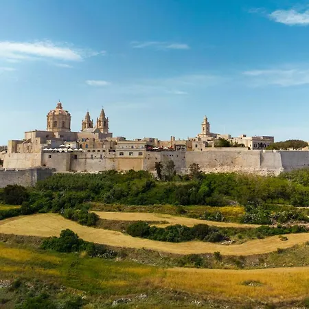 Дом отдыха Villayana Gozitan With Pool - Happy Сан Лоренц