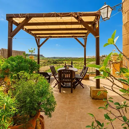 Villayana Gozitan With Pool - Happy Vakantiehuis San Lawrenz