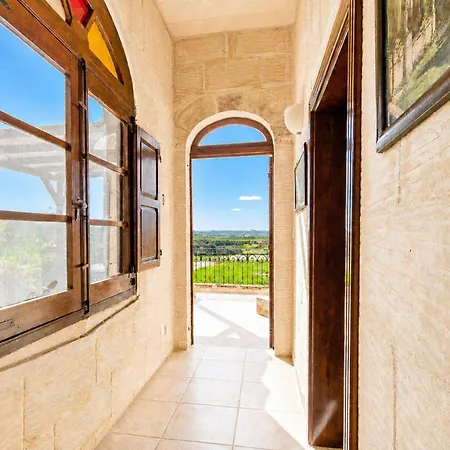 Villayana Gozitan With Pool - Happy Vakantiehuis *
