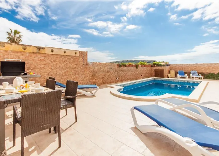 Villayana Gozitan With Pool - Happy Feriehus San Lawrenz