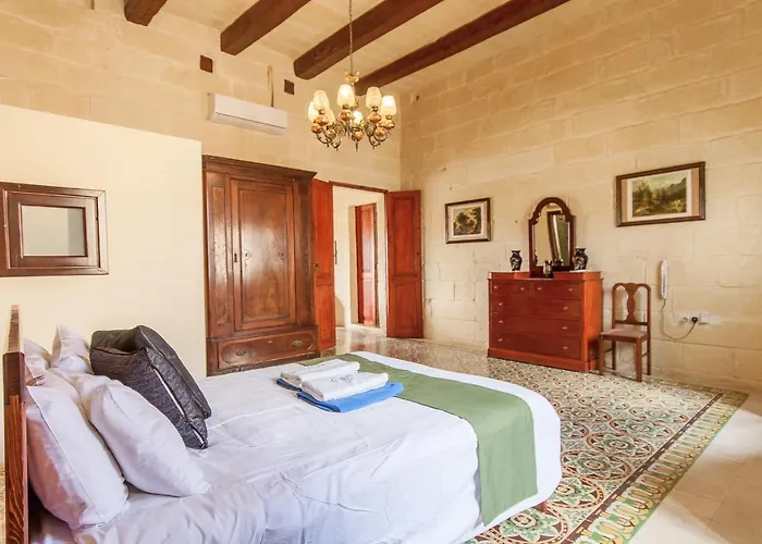 Villayana Gozitan With Pool - Happy Feriehus San Lawrenz